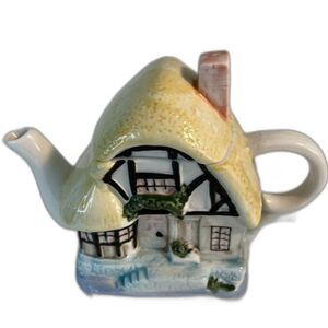 Ceramic English Thatch Cottage Teapot Houston Harvest